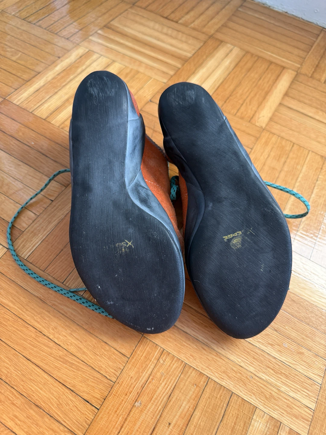 SCARPA Helix Climbing Shoes Women’s Size 8.5 - photo 3