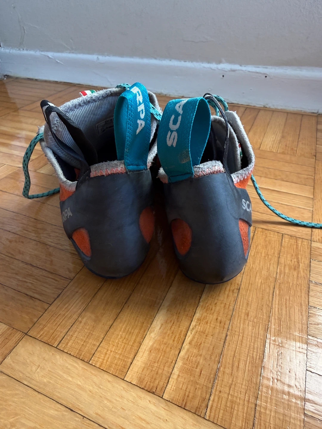 SCARPA Helix Climbing Shoes Women’s Size 8.5 - photo 4