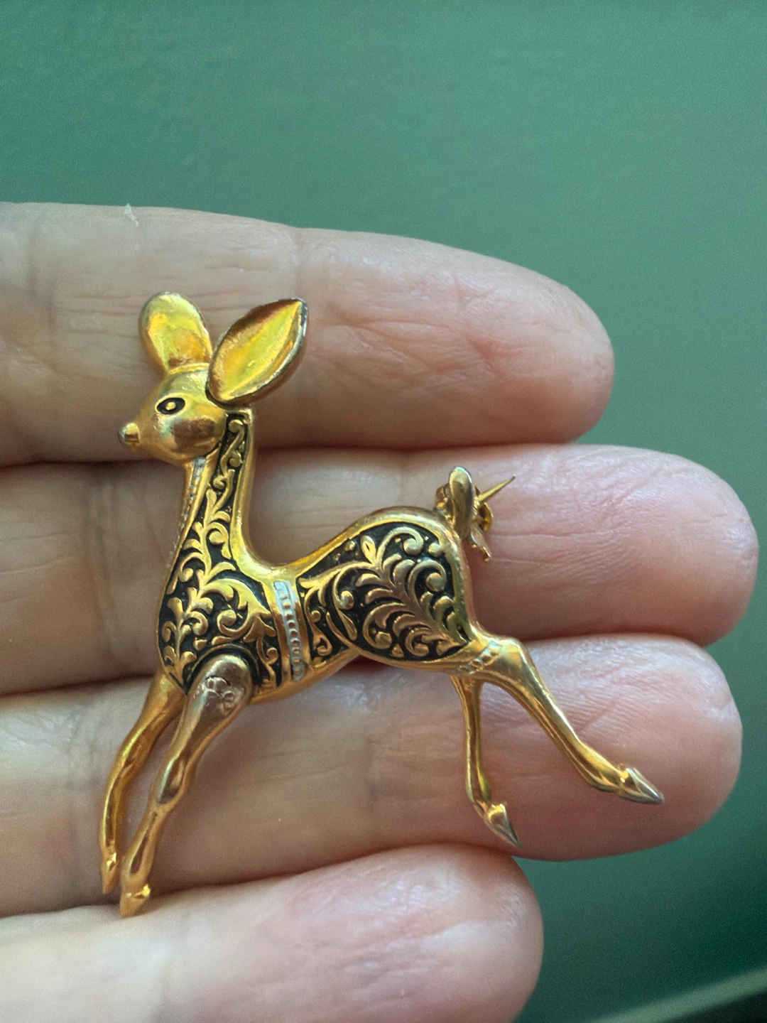 Vintage Gold Tone Fawn Brooch