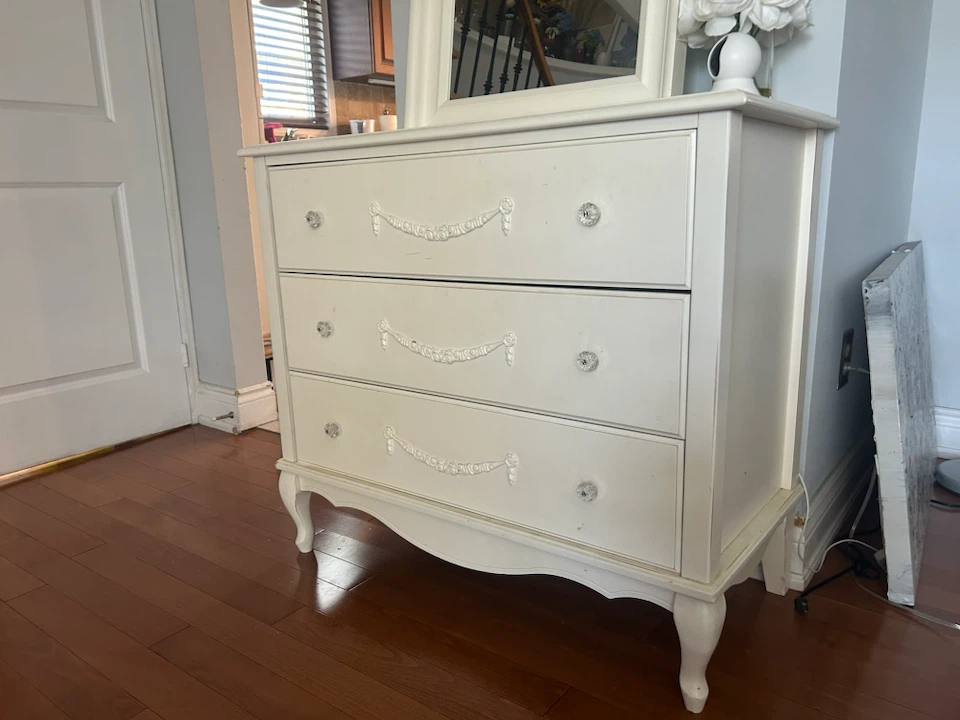 White 3-Drawer Dresser with Crystal Knobs