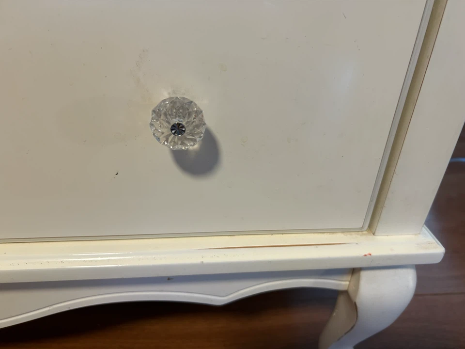 White 3-Drawer Dresser with Crystal Knobs - photo 5
