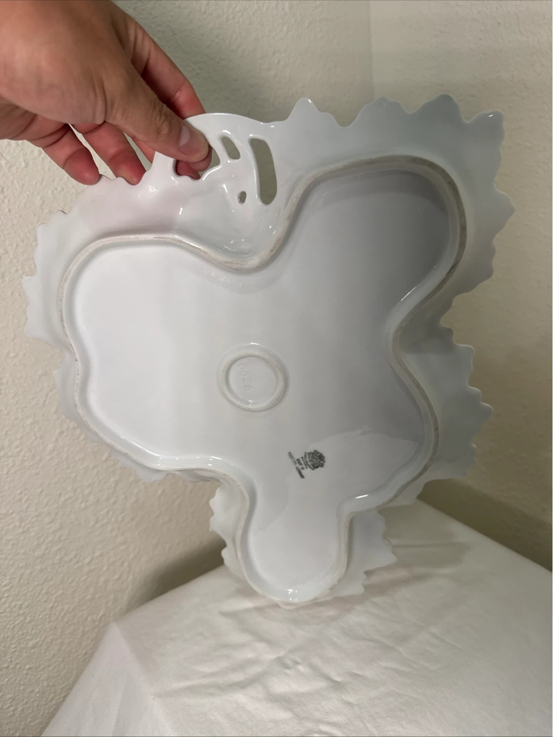 White Leaf Shaped Serving Dish - photo 2