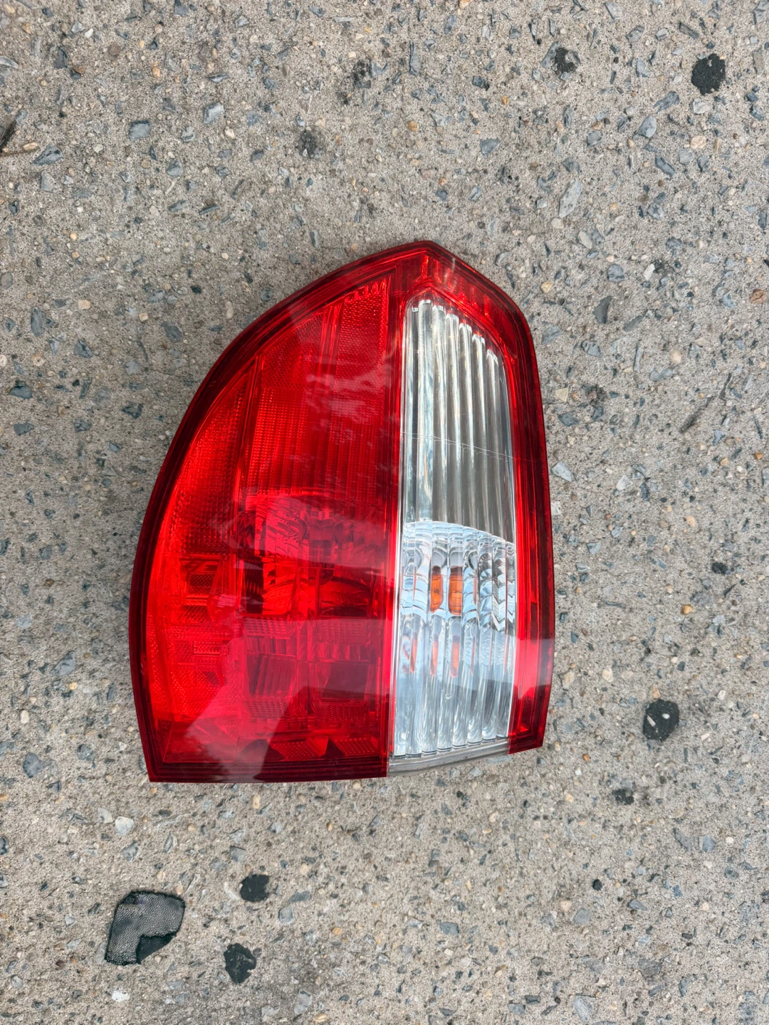 Honda odyssey Tail Light - Driver Side (Left)
