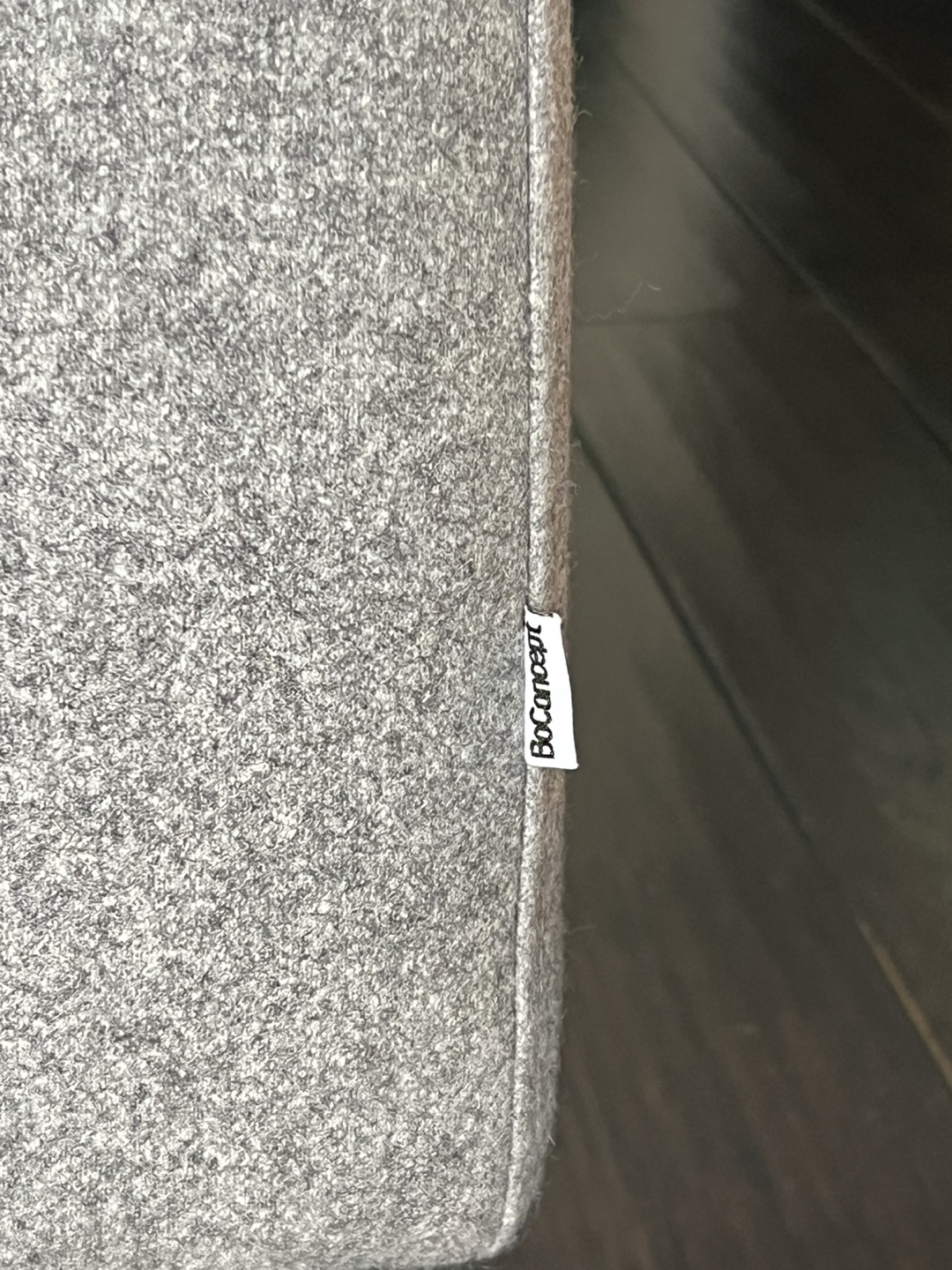 RSP 4800$ plus tax BoConcept 2.5-Seater Sofa - photo 5