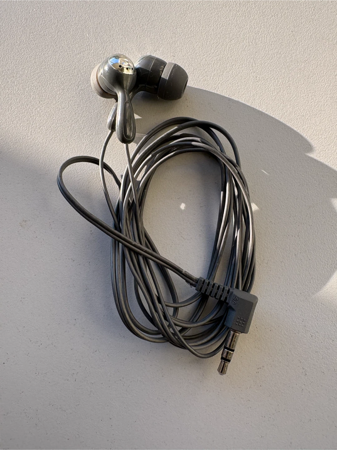 Earbuds with a 3.5 mm jack