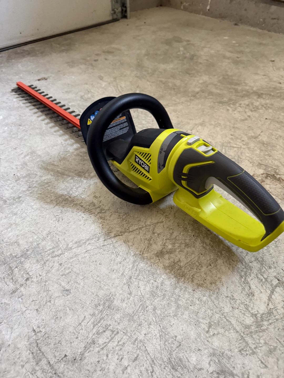 Ryobi P2606VNM Cordless Hedge Trimmer
