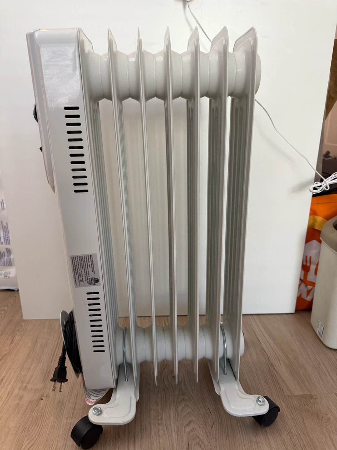 Oil-Filled Radiator Heater with Thermostat - photo 3