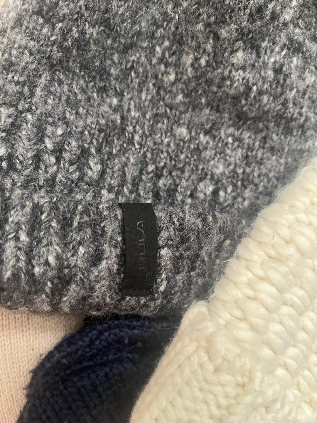 Women’s Bundle: Calvin Klein Scarf, Knit Hats & Mittens - photo 4