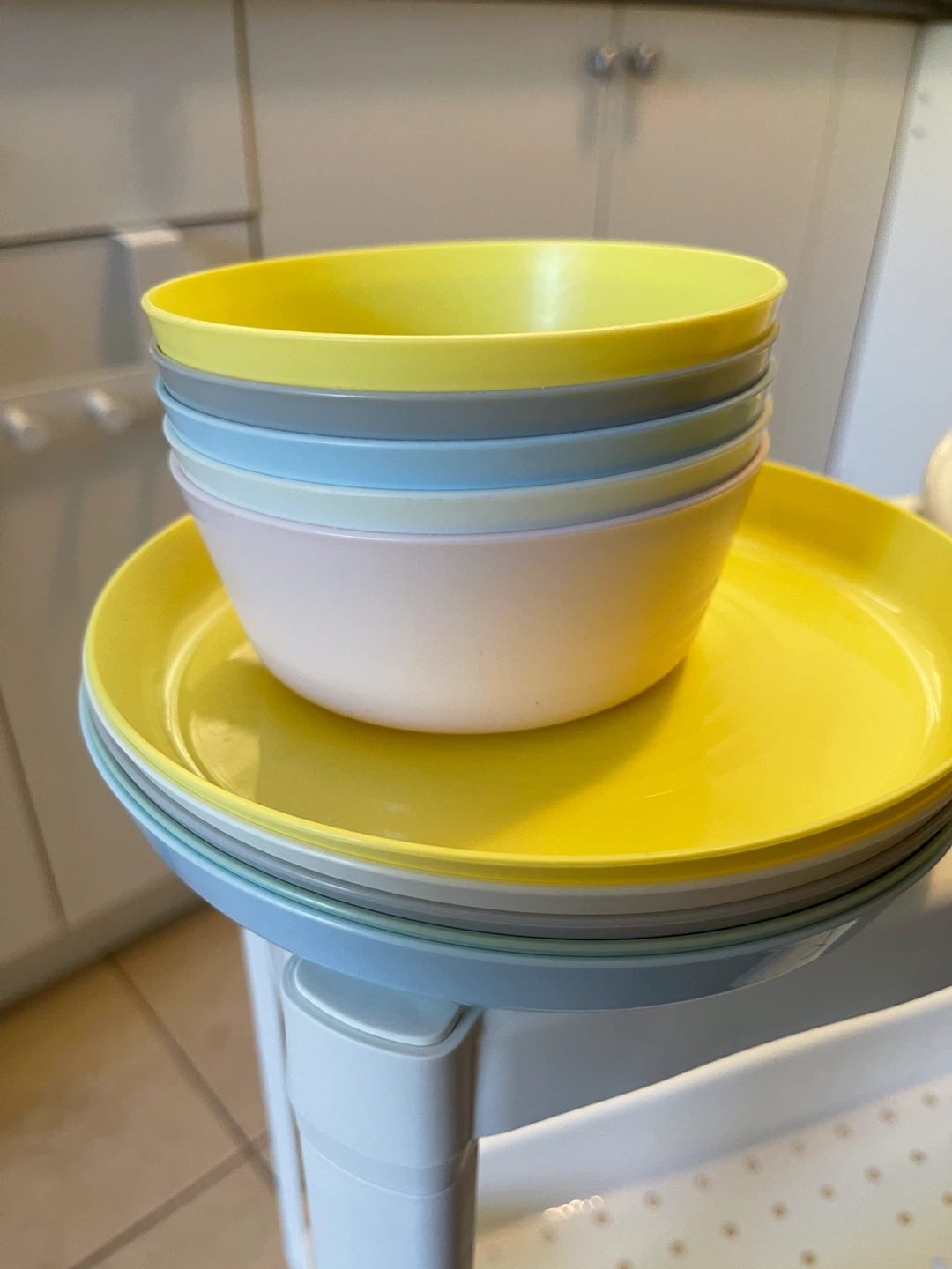 IKEA Set of 5 Plastic Bowls and Plates - photo 2