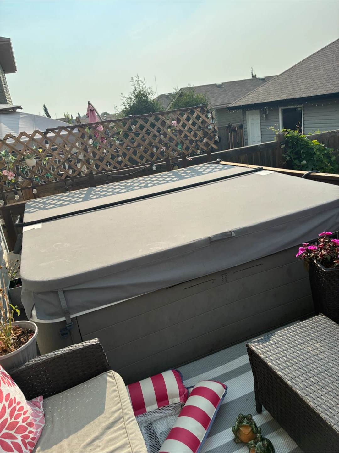 Bullfrog Spas Hot Tub R8