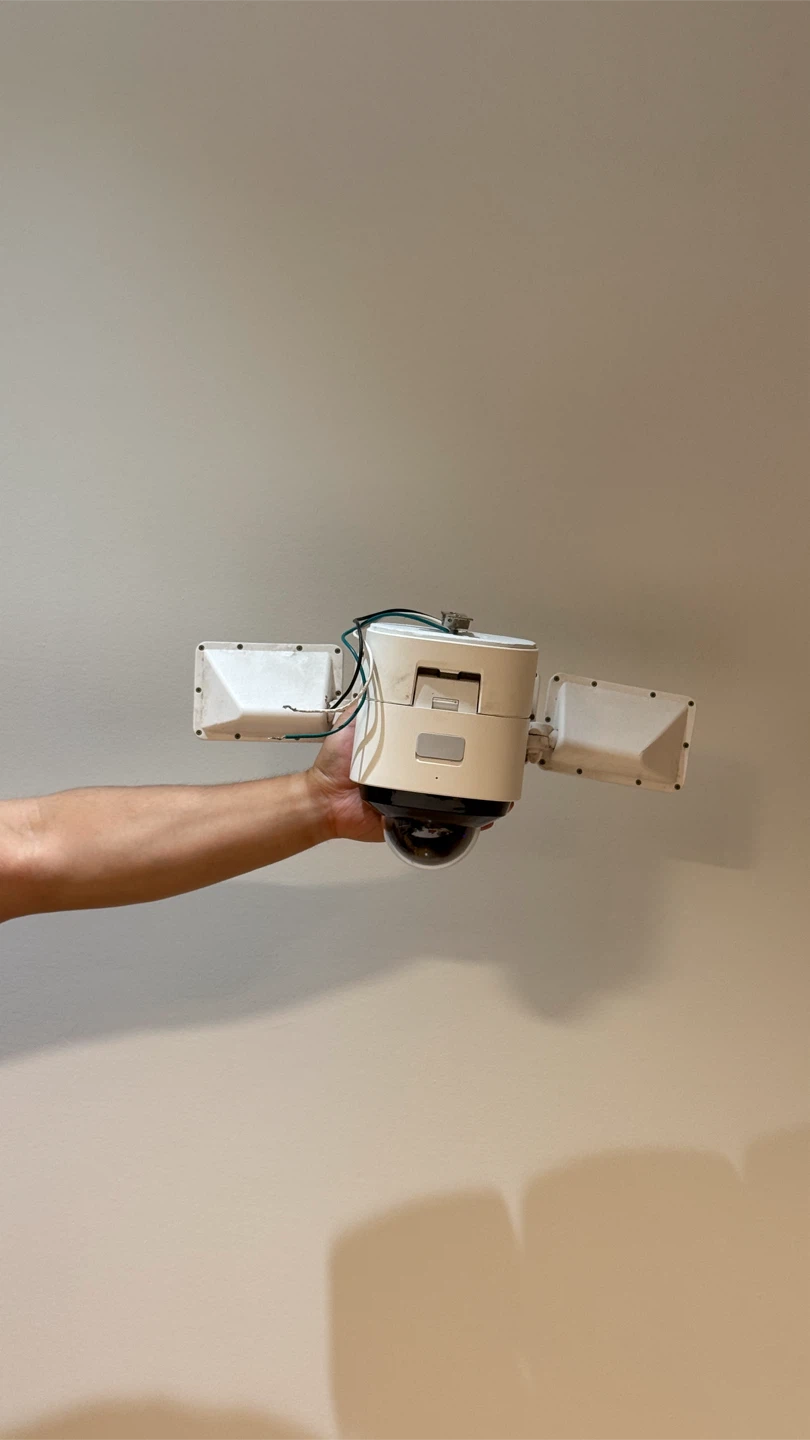 eufy Security Floodlight Cam S330 - photo 2