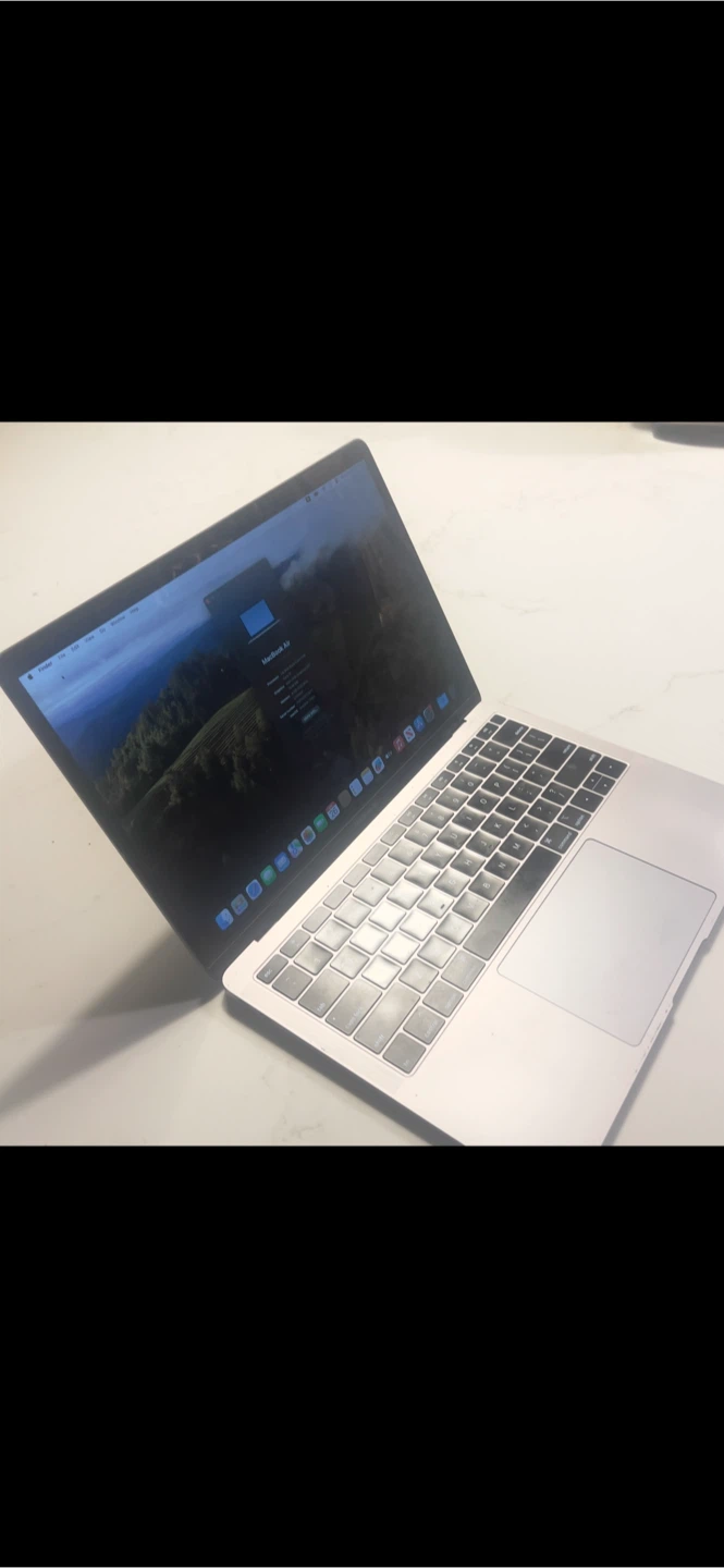 MacBook Air late 2019 (available)  - negotiable  - charger free - photo 2