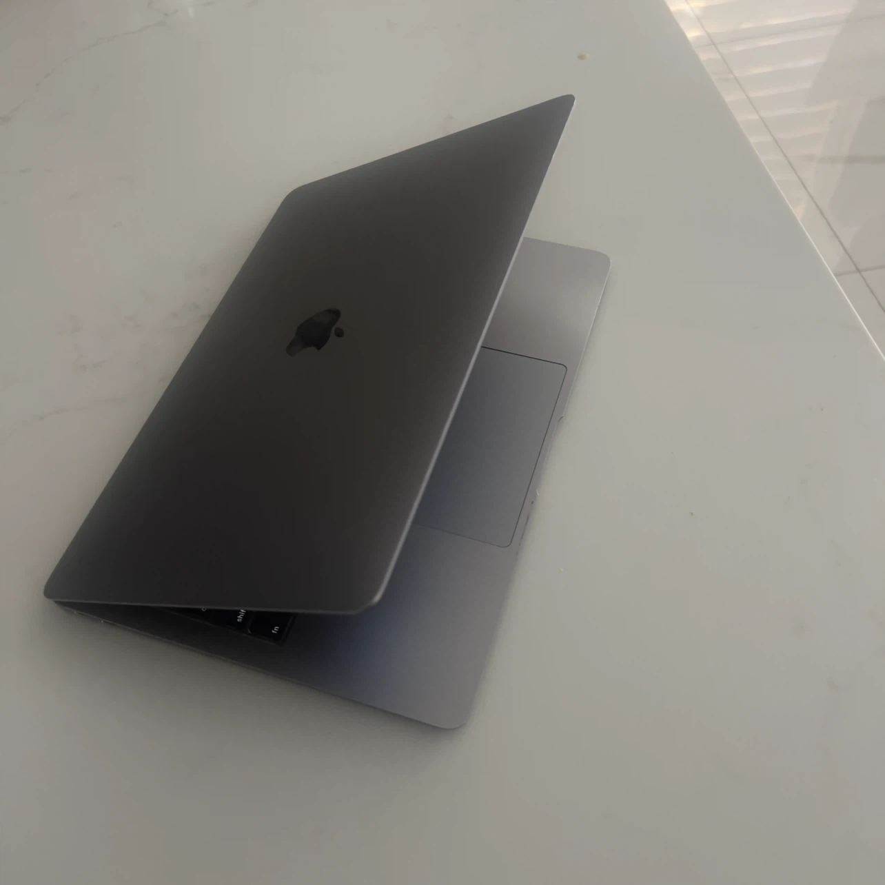 MacBook Air late 2019 (available)  - negotiable  - charger free - photo 3