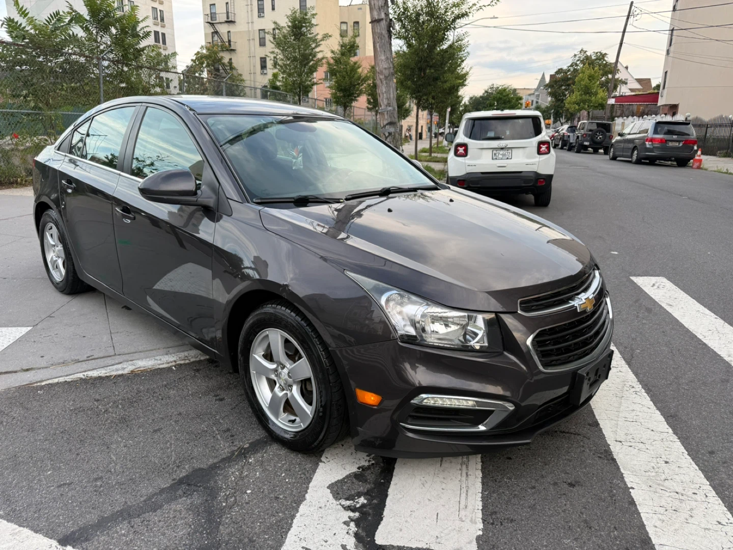 2016 Chevrolet Cruze 1LT Sedan - photo 2