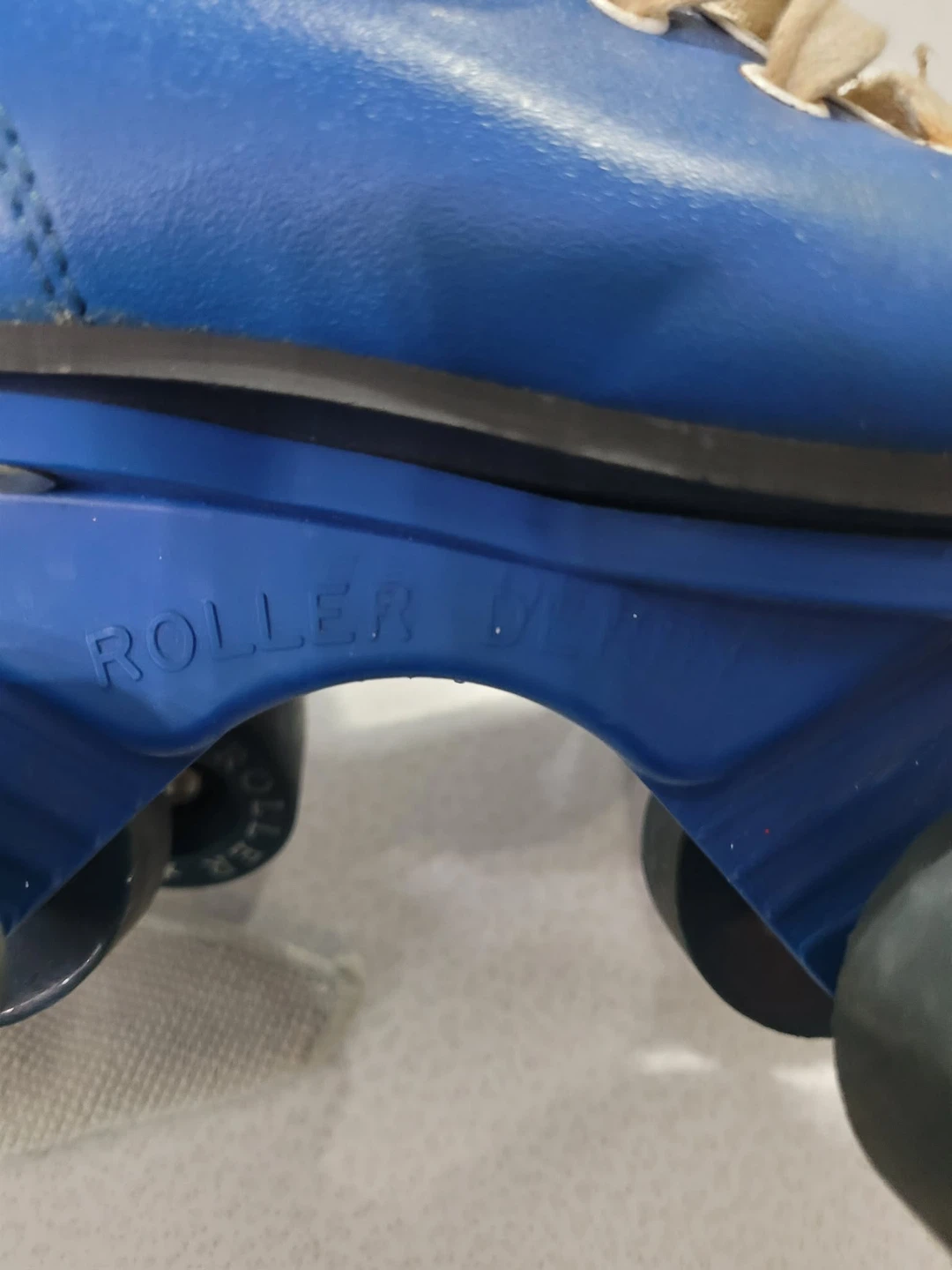 Blue Smurf Roller Derby Skates - photo 3