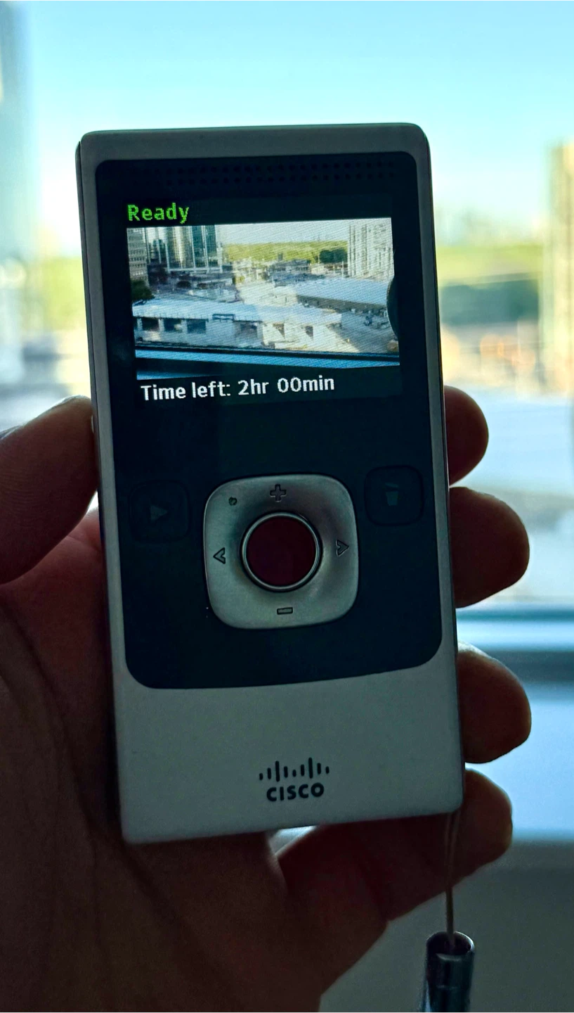 Cisco Flip UltraHD 3 (Model U32120) - photo 4