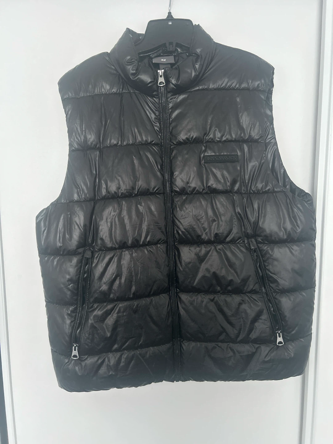 H&M Black Puffer Vest Size L