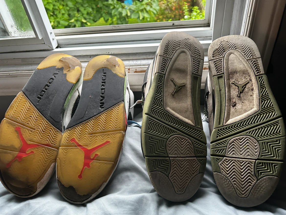 2 Pairs Jordan Retro 5 & 4 Sneakers - photo 4