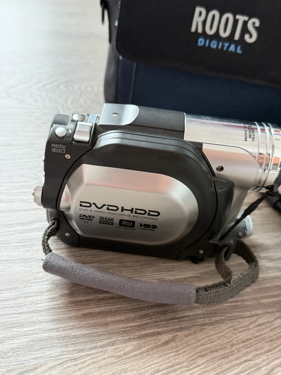 Hitachi DZ-HS300A DVD Hybrid Camcorder with 25x