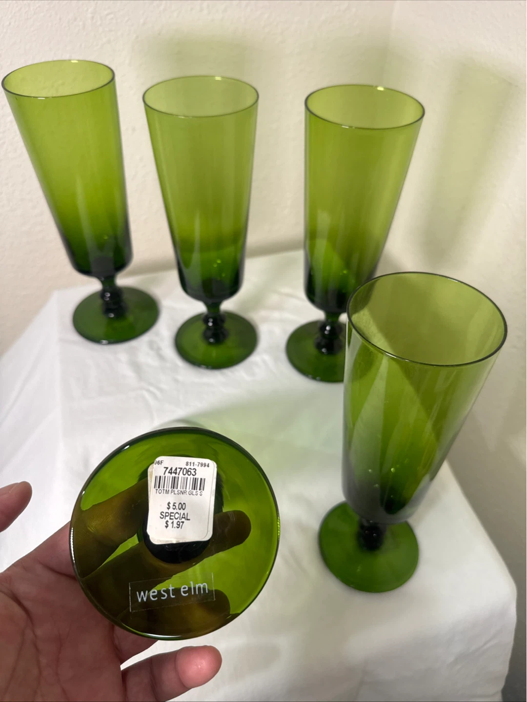 Set of 5 West Elm Green Glass Goblets - photo 4