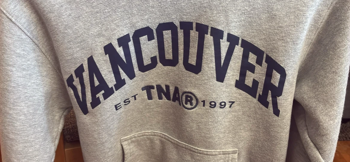 New Aritzia TNA Rare Vancouver Hoodie - photo 3