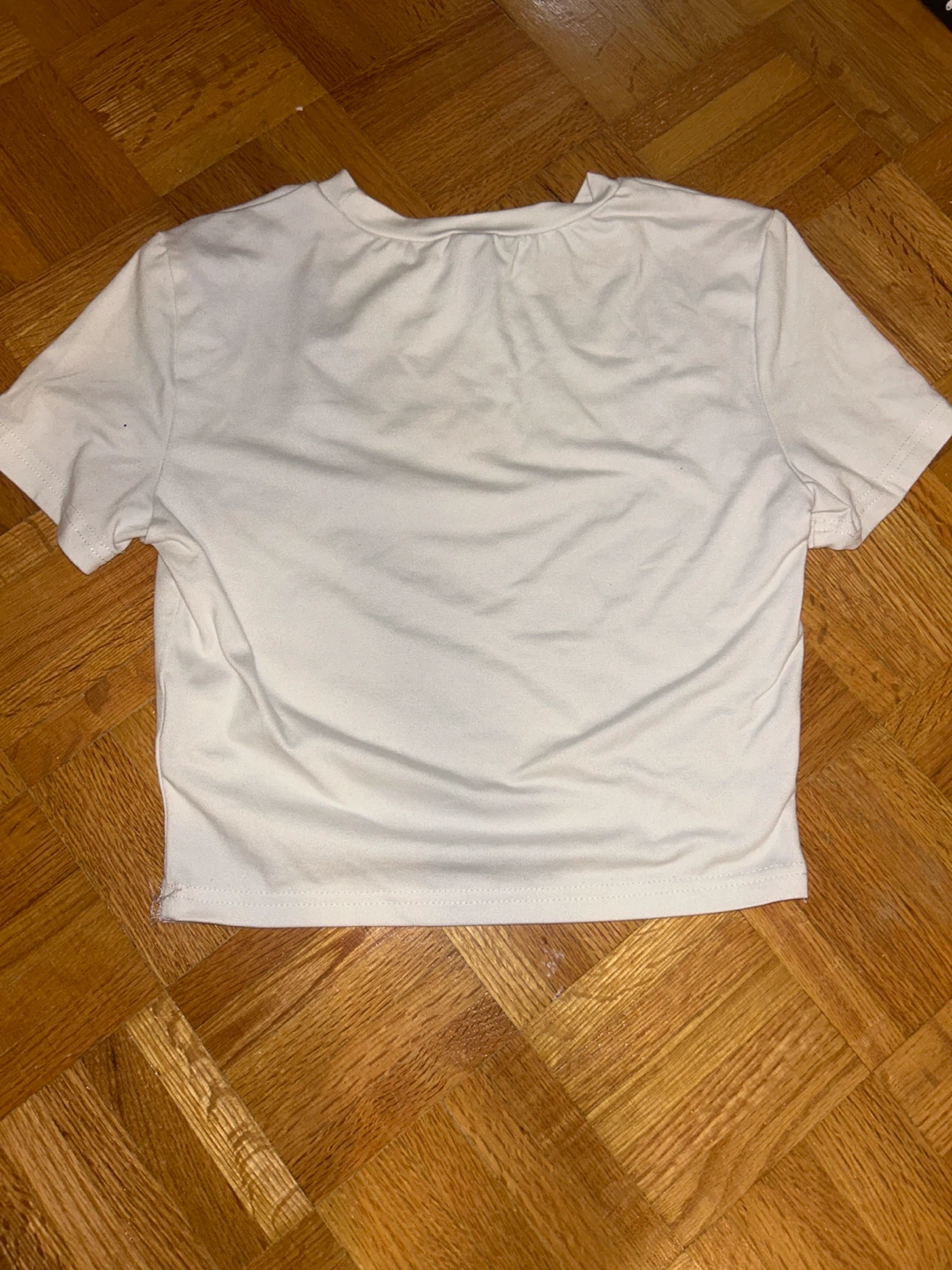 White "I'm literally just a girl" Graphic Crop Top - photo 2