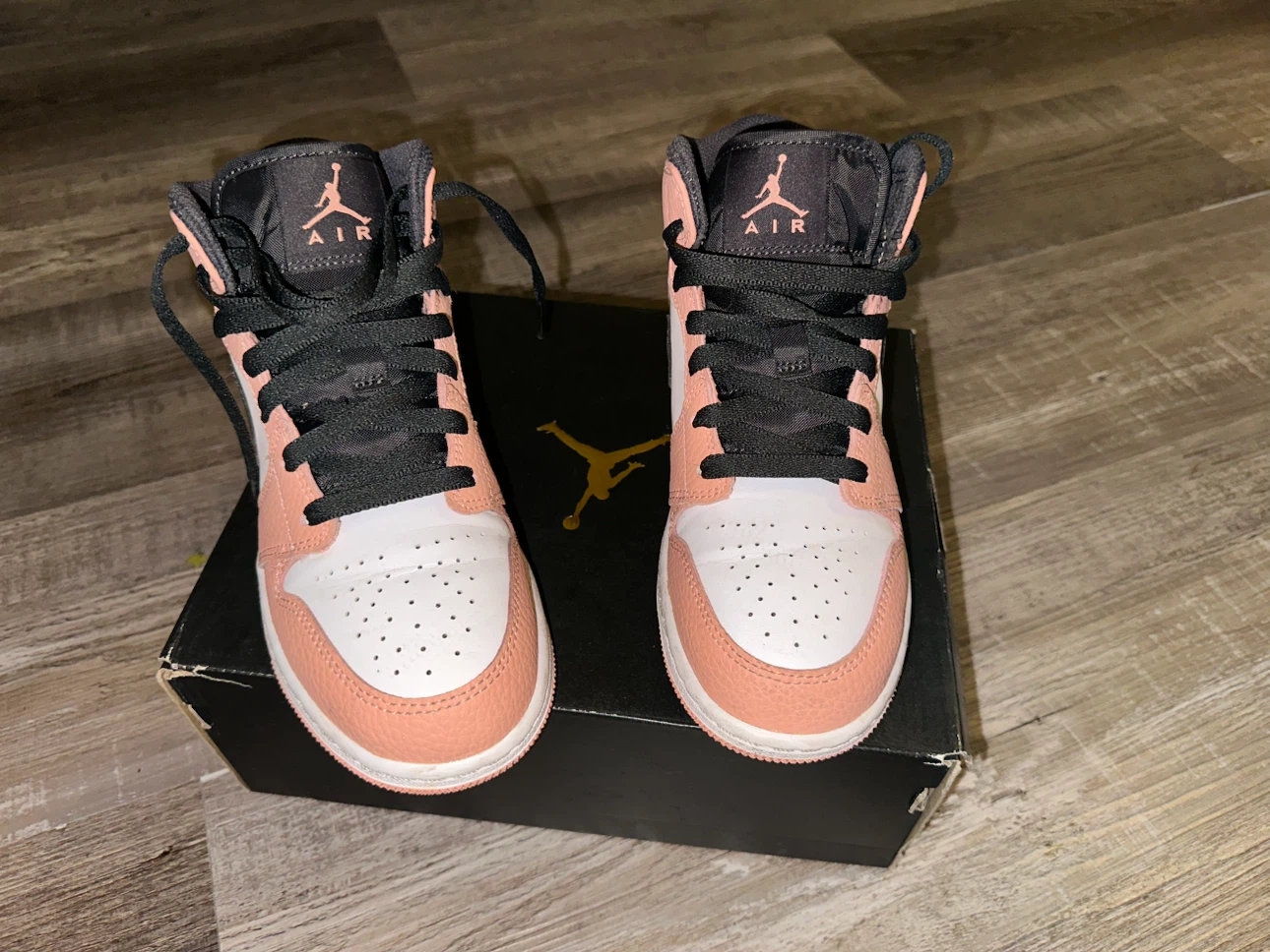 Jordan 1 Mid SE GS 'Light Arctic Pink' - photo 4
