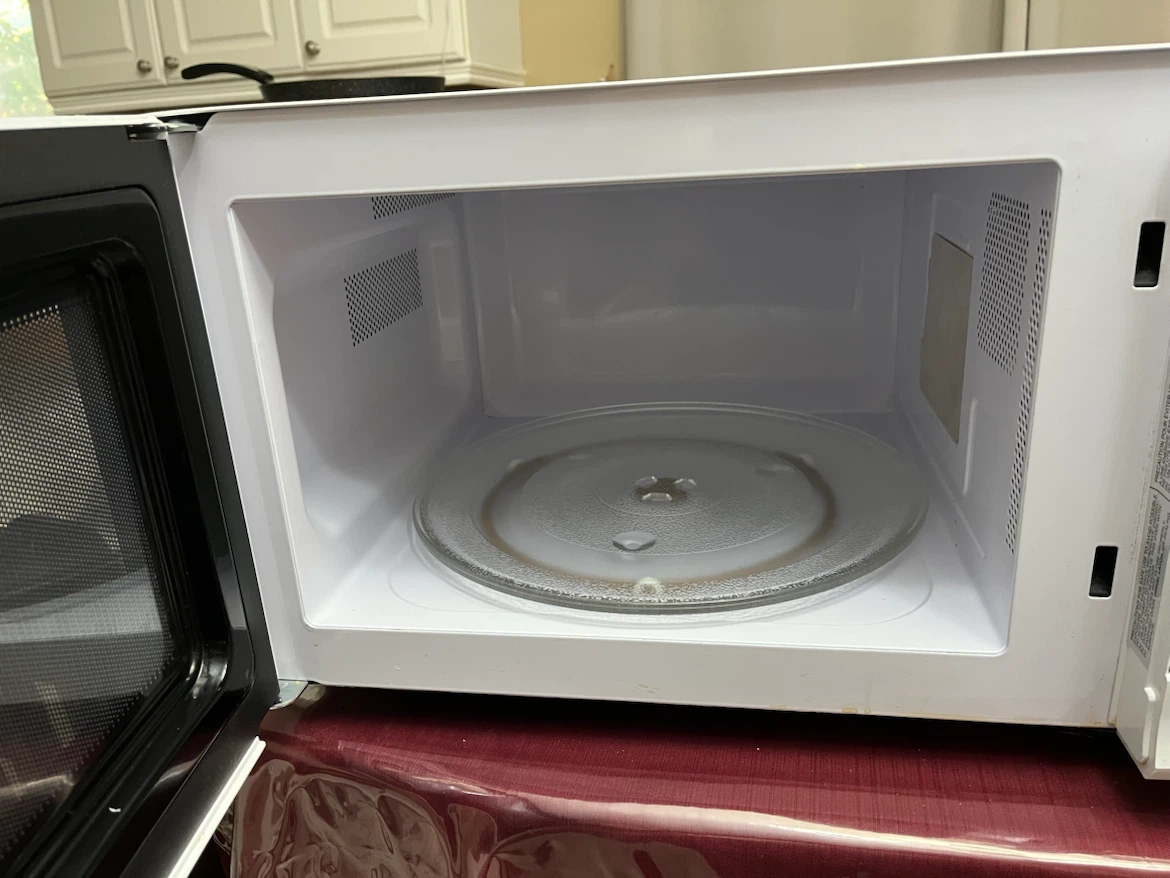 Hamilton Beach White Microwave - photo 3