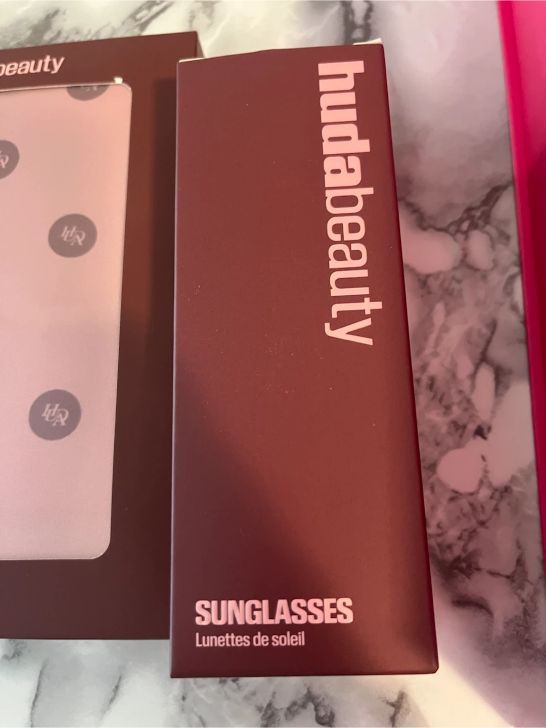 Huda Beauty accessories and makeup - photo 3