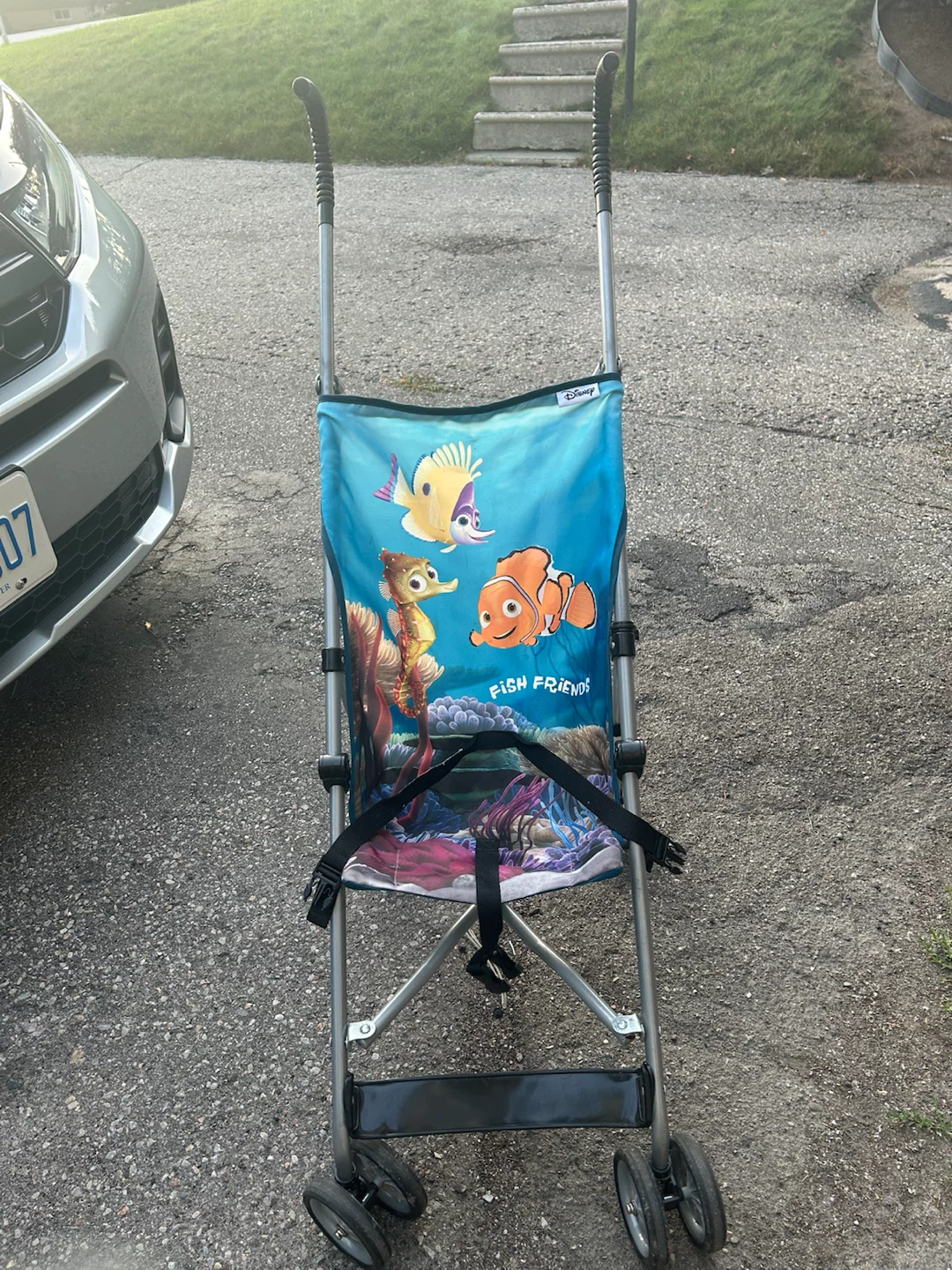 Disney Finding Nemo "Fish Friends" Umbrella Stroller - photo 2