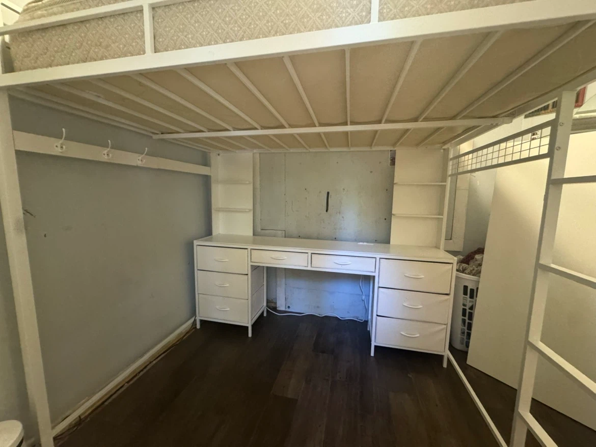 Loft double bed with desk $200 - photo 3