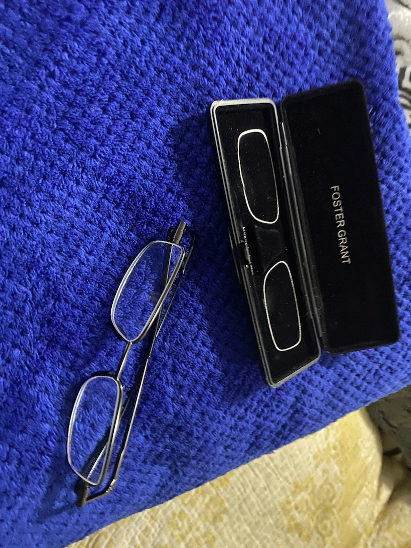 Foster Grant Reading Glasses with Case