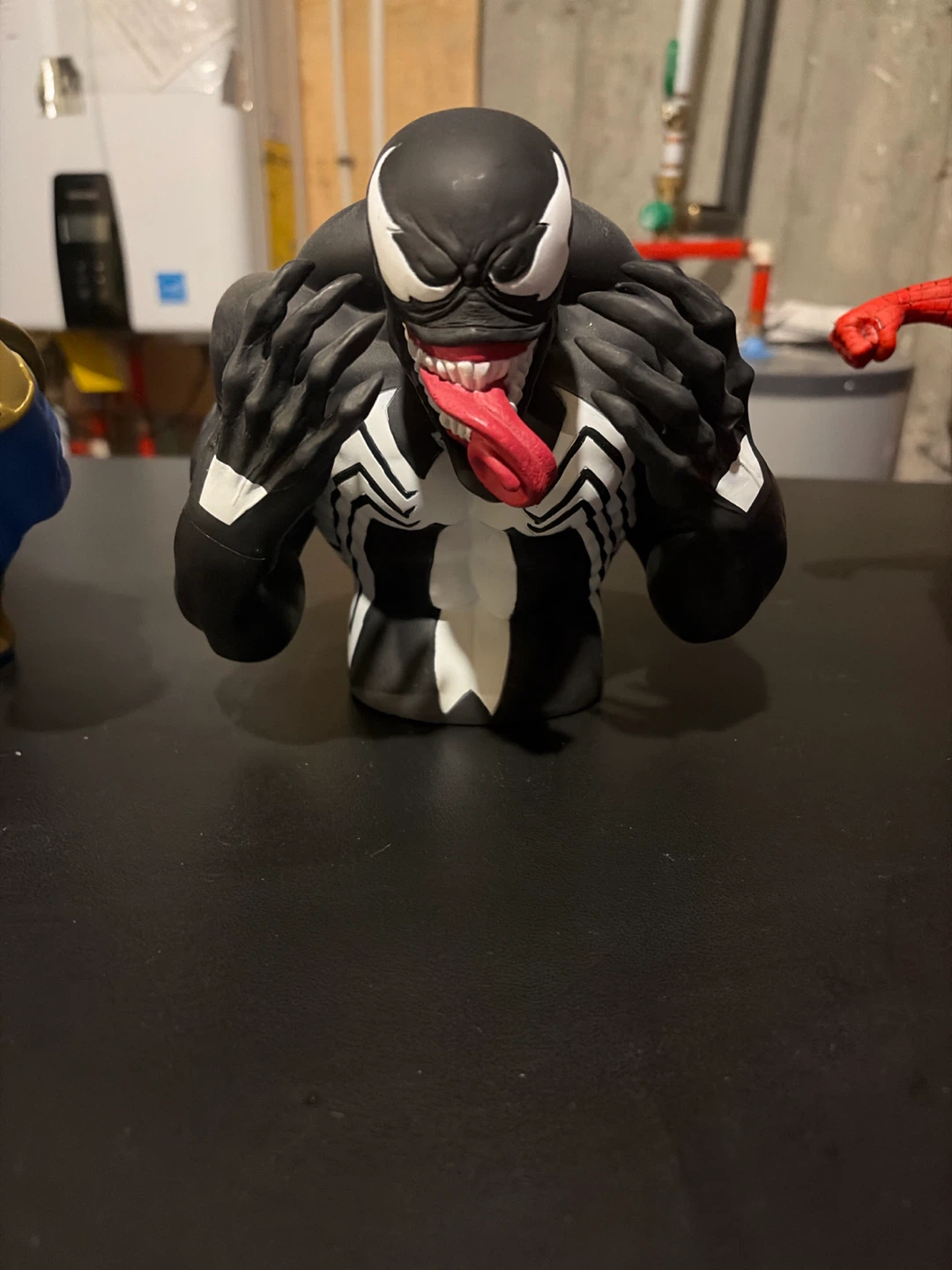 Marvel Superhero Busts - Thanos, Venom, Spiderman - photo 3