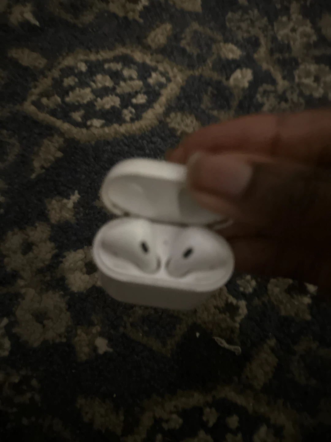Apple AirPods Pro Charging Case - photo 2