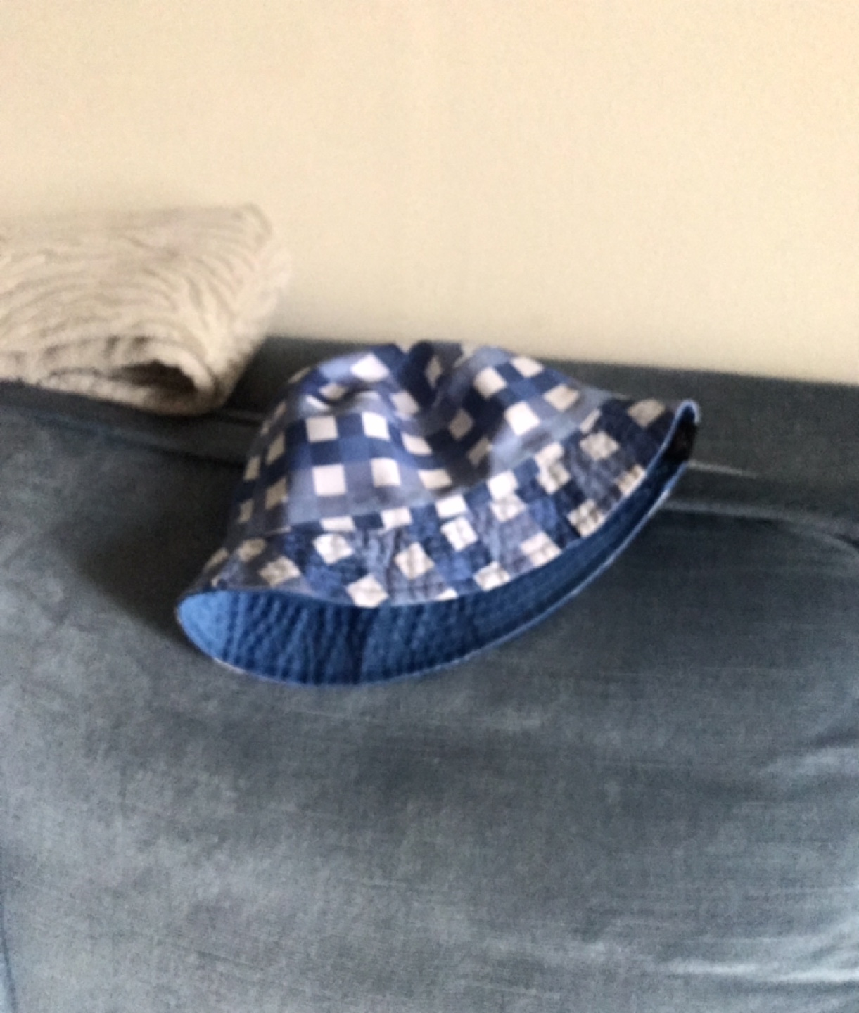 Kids’ Sweater + Bucket Hat - photo 2