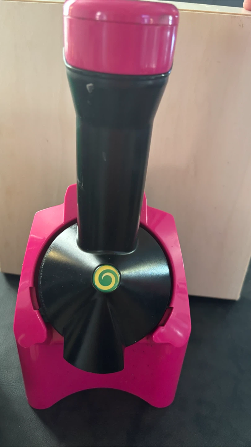 Yonanas Frozen Dessert Maker Pink