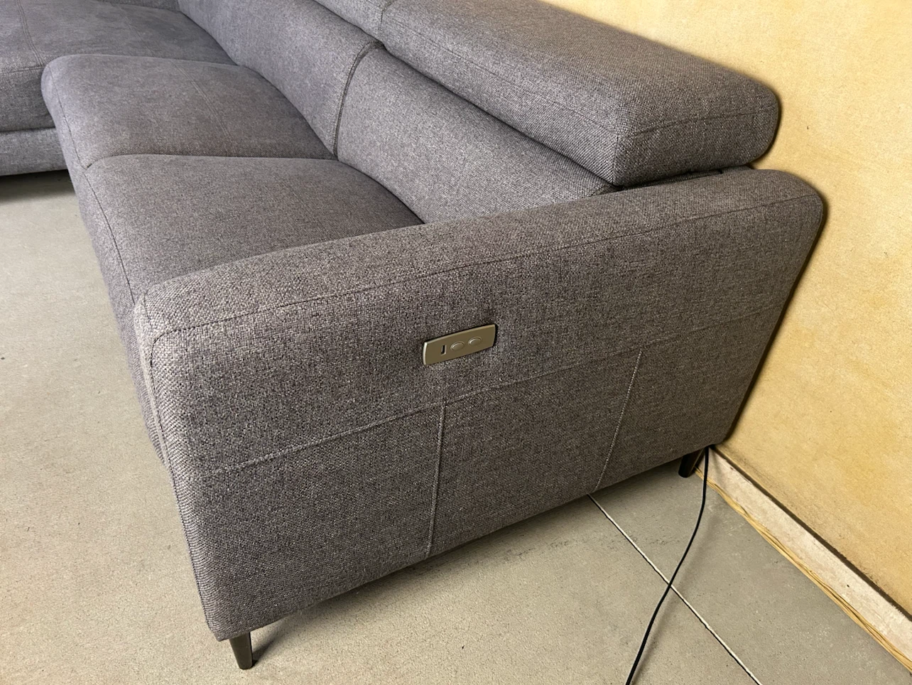 DELIVERY AVAILABLE! GREY FABRIC RECLINER SECTIONAL FOR $500! - photo 2