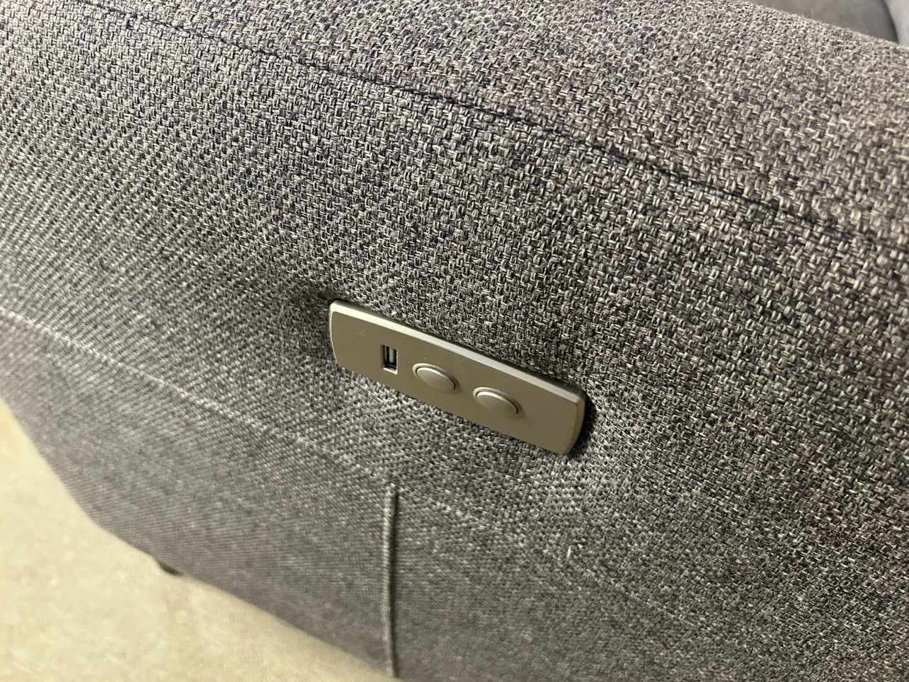 DELIVERY AVAILABLE! GREY FABRIC RECLINER SECTIONAL FOR $500! - photo 3
