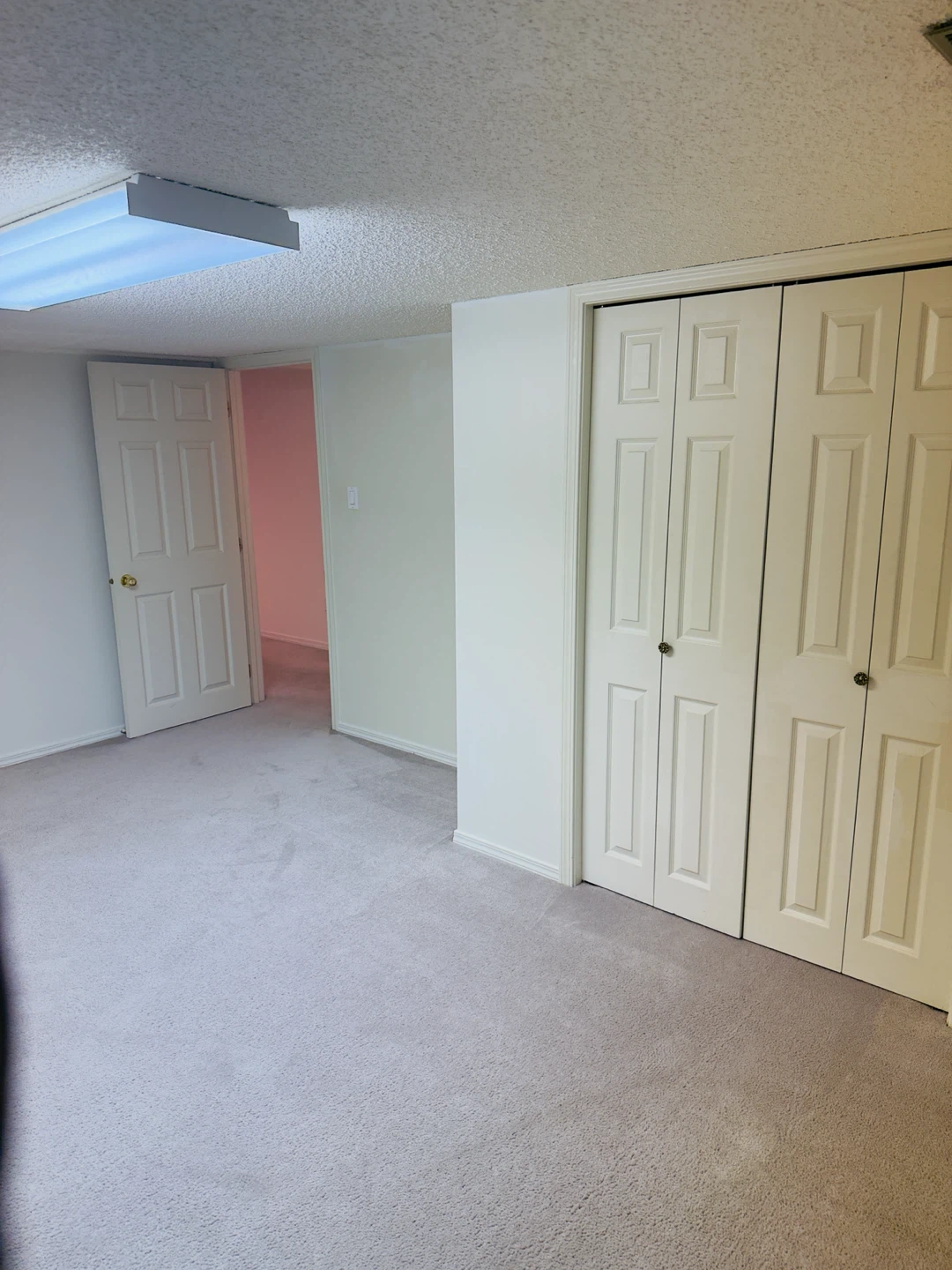 Basement for rent - photo 5