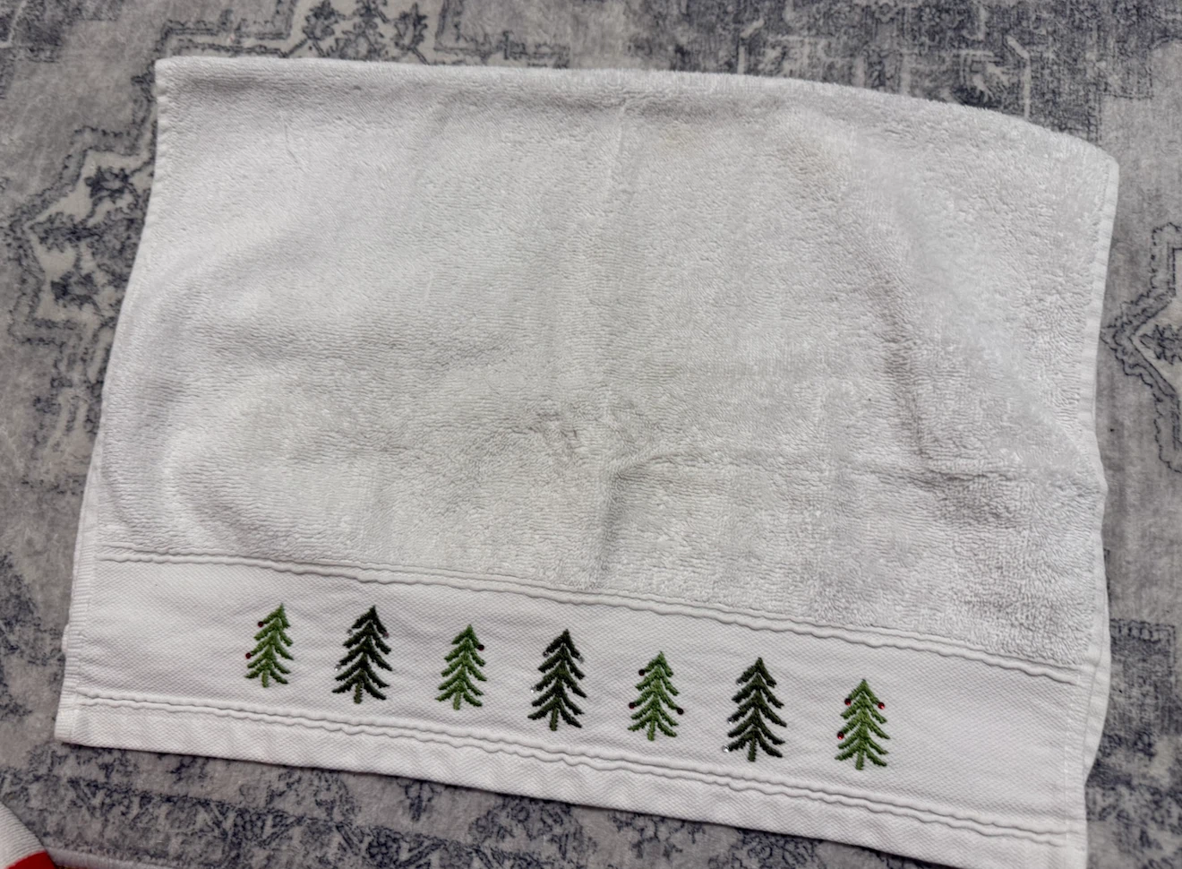 Bundle, kids pillow, towels - photo 3