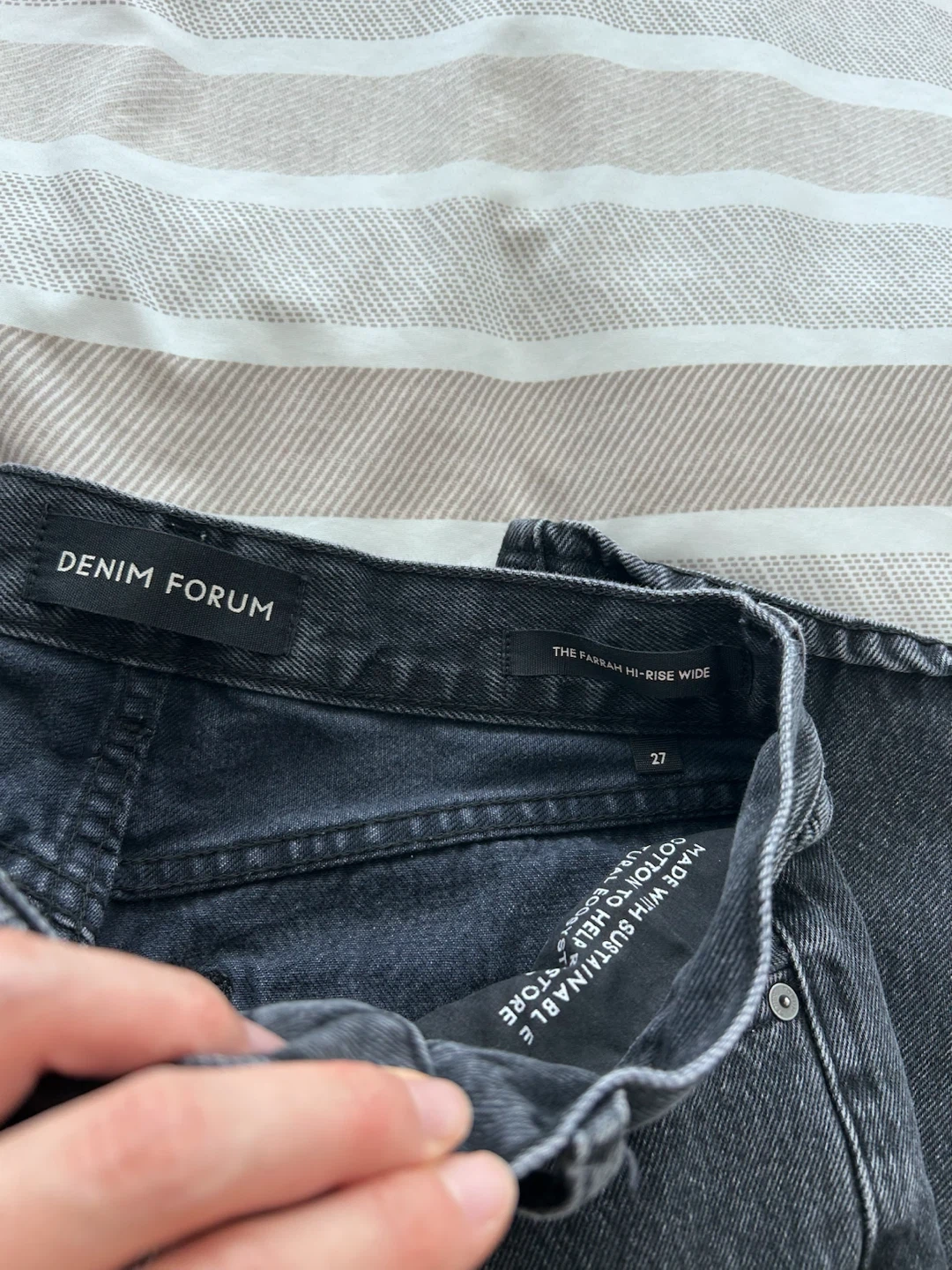 Aritzia Denim Forum The Farrah Hi-Rise Wide Jean size 27 - photo 3