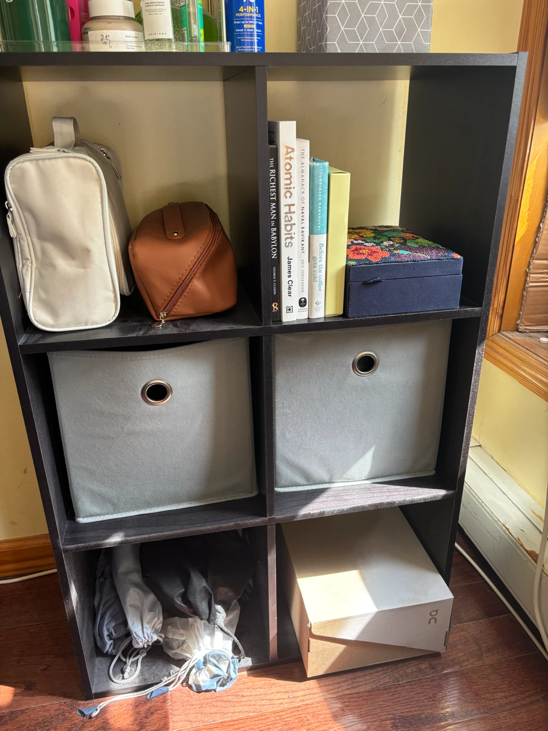 Black 6 cube organiser + free grey bins
