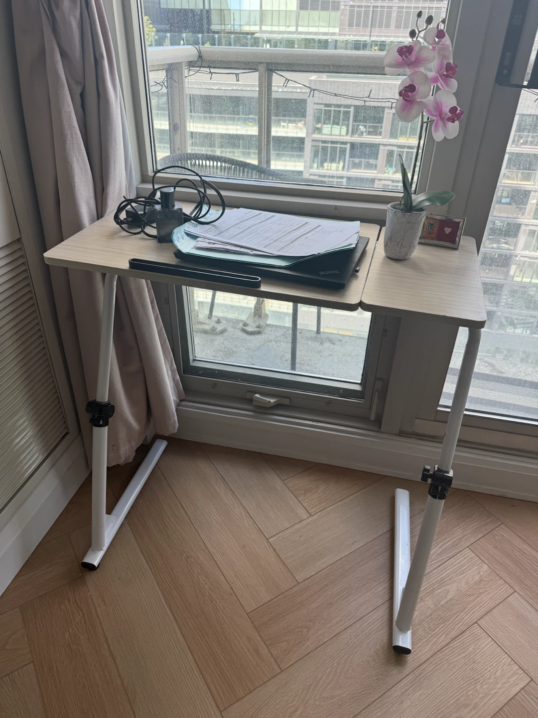 Computer table