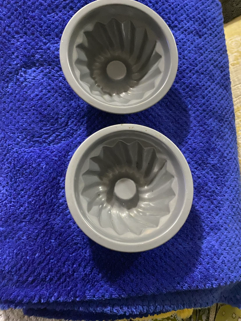 Set of 2 Mini Bundt Cake Pans