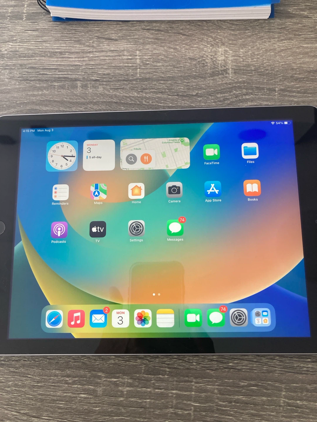 Apple iPad (5th generation)