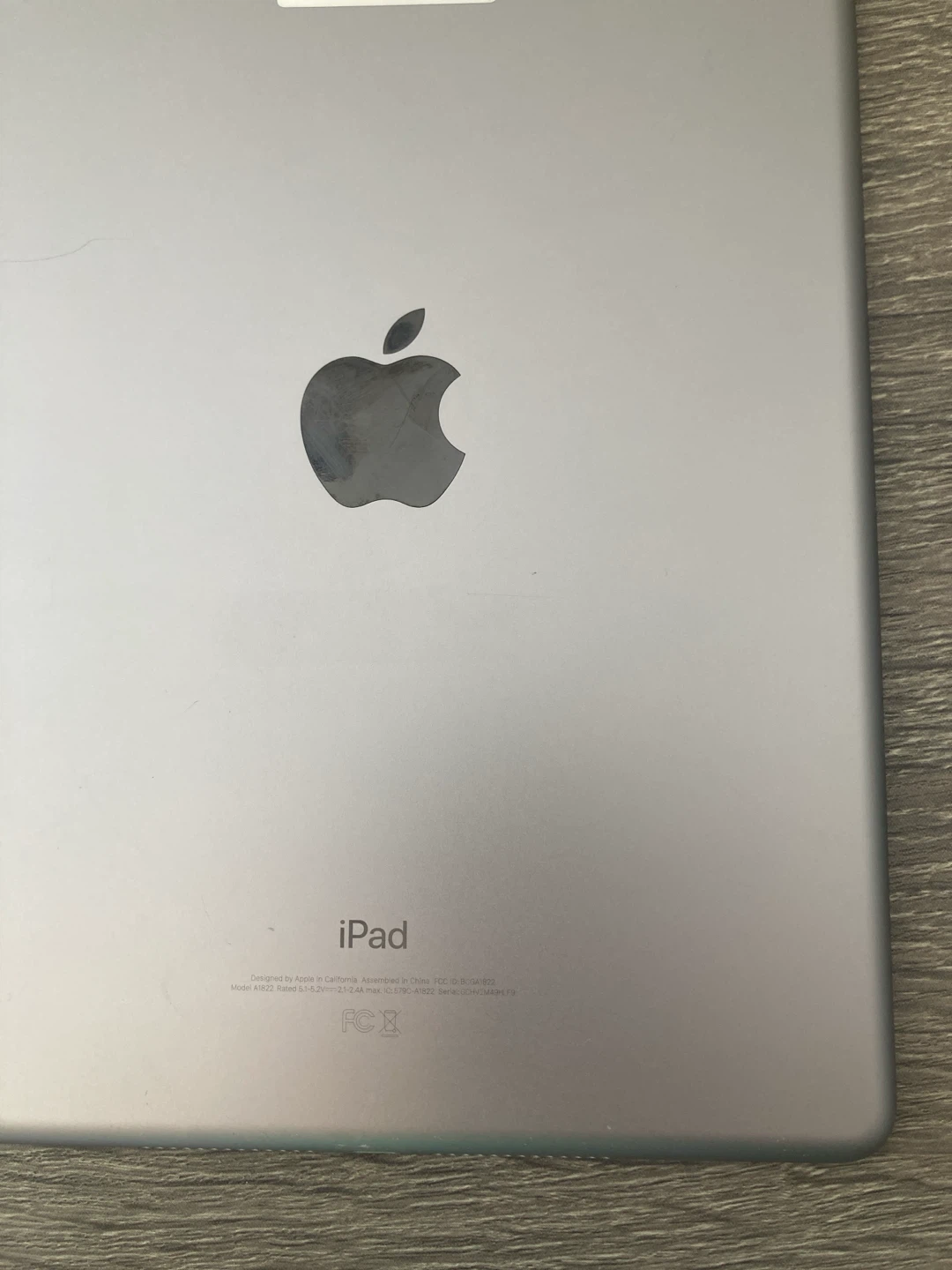 Apple iPad (5th generation) - photo 3