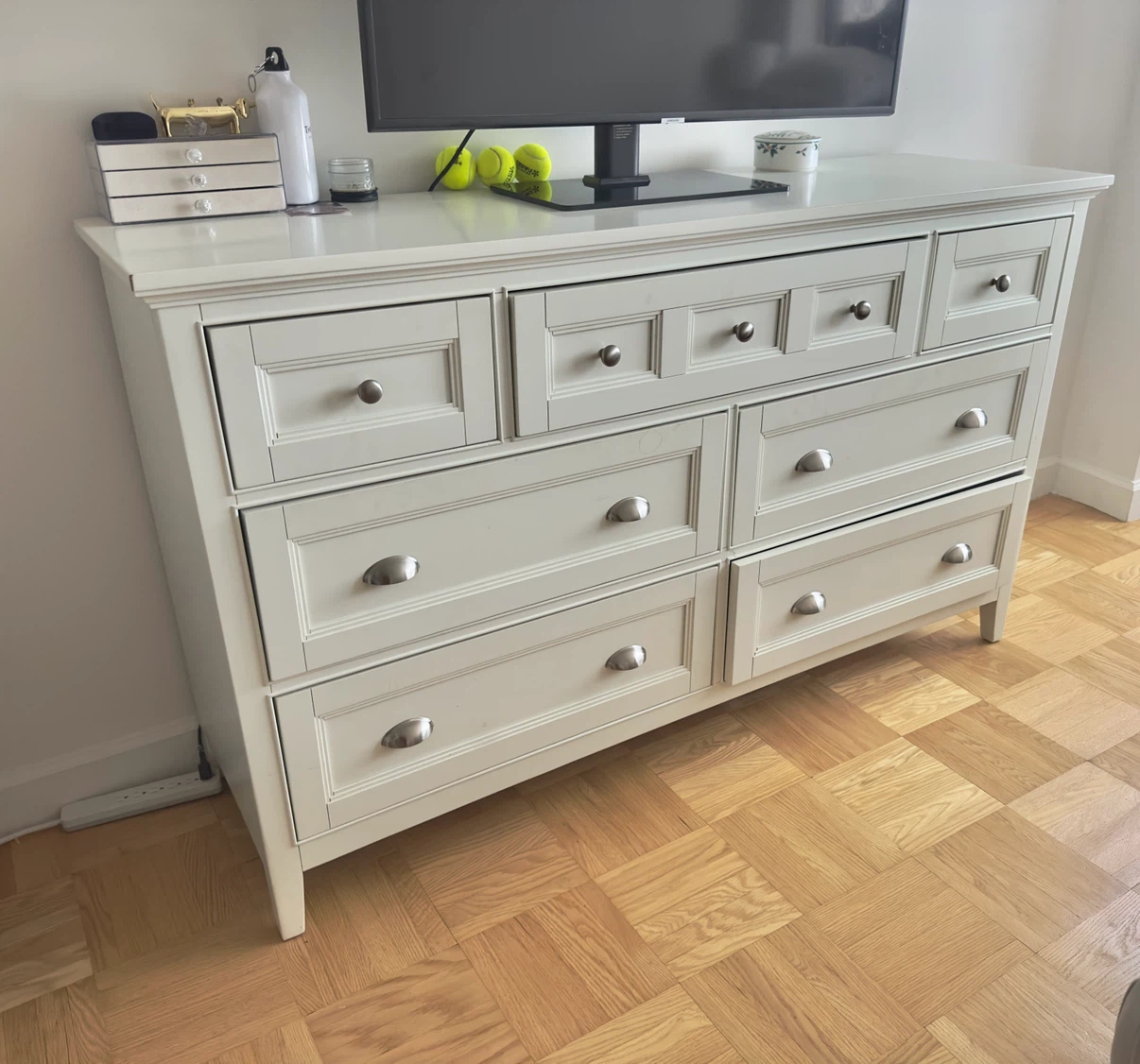 Cream 7-Drawer Dresser