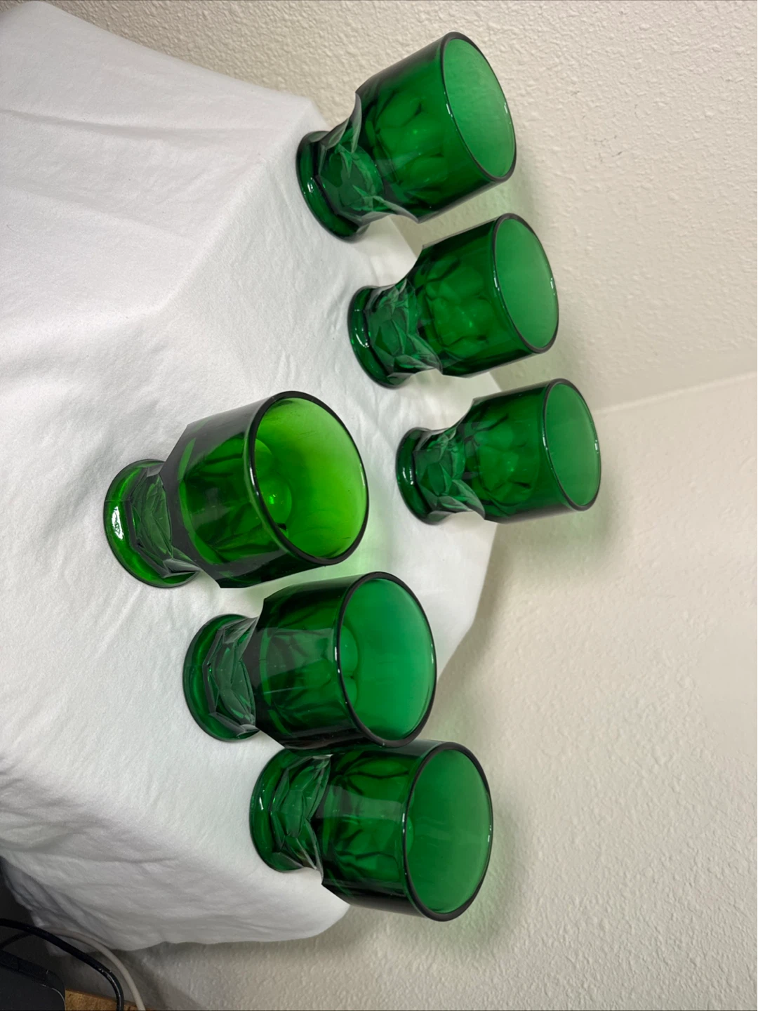 Vintage Set of 6 Emerald Green Glass Tumblers