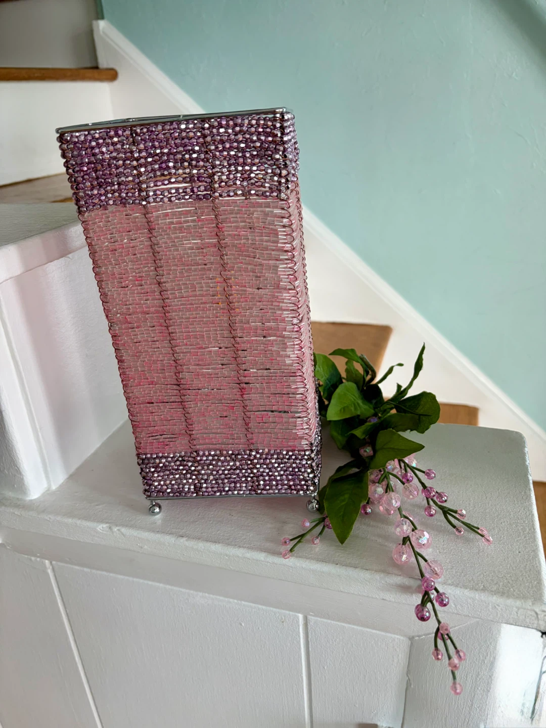 PRETTY TABLE LAMP