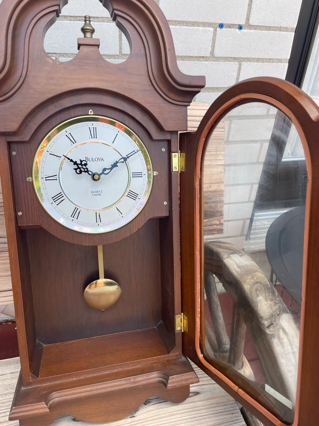 Bulova Quartz Wall Clock with Pendulum - photo 2